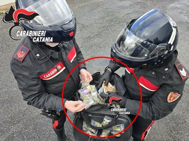 Baby pusher contromano: inseguimento a Catania