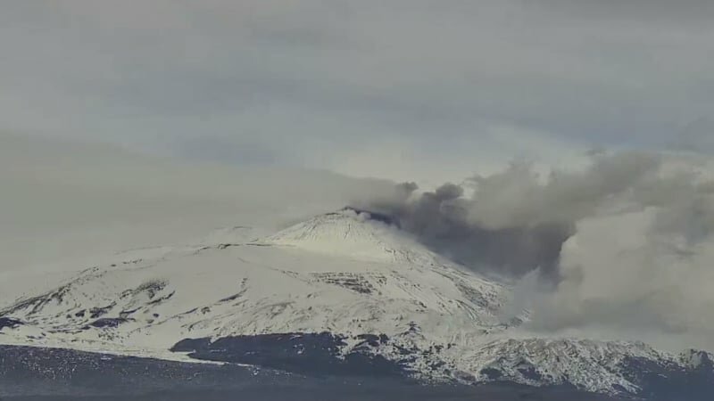 Cenere Etna, allerta per il traffico aereo