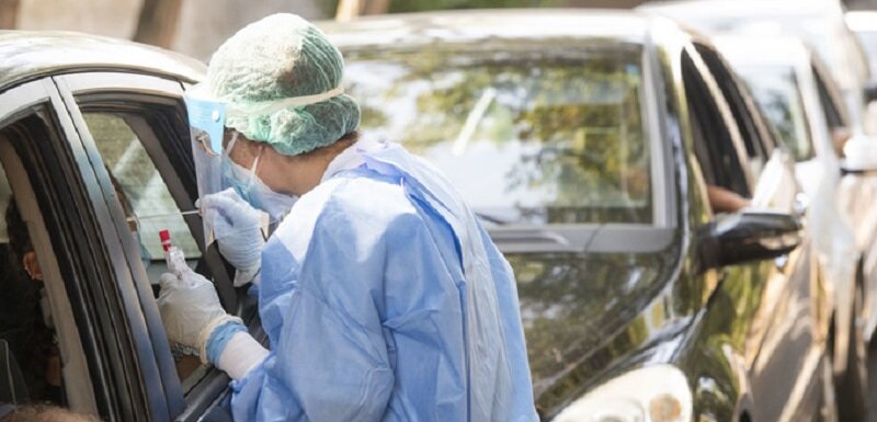 In Sicilia ancora lunghe code per i tamponi