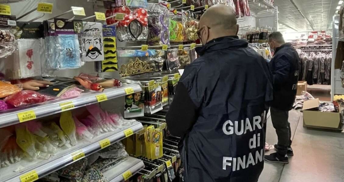 Zucche luminose e candele di Halloween: sequestrati 15.000 prodotti
