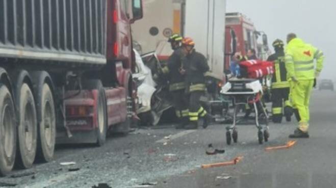 Tamponamento a catena sulla Ct-Sr: muore una 24enne di Belpasso
