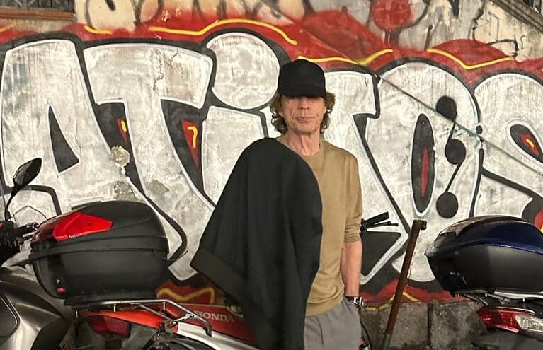 Mick Jagger, vacanza catanese