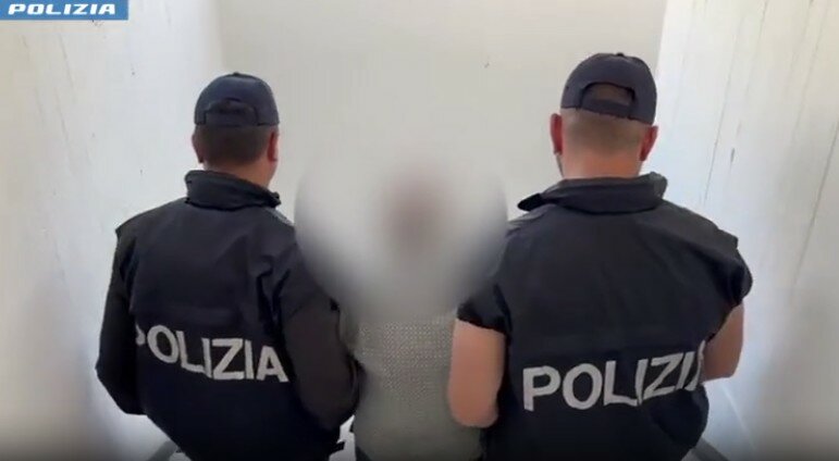 Scovato a Librino l'ex dirigente di polizia che si nascondeva