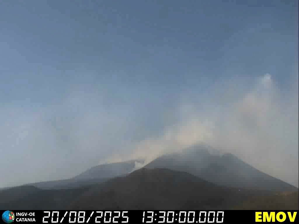 Sull'Etna una nuova bocca effusiva