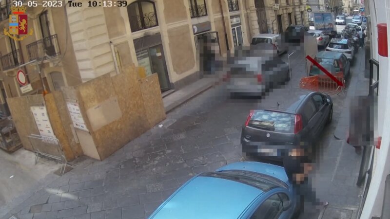 Tenta di corrompere funzionario in prefettura