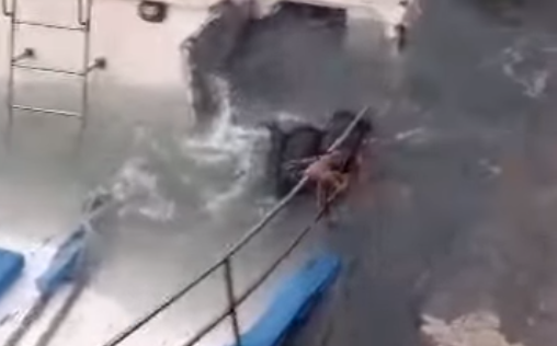 Peschereccio affonda al porto di Catania