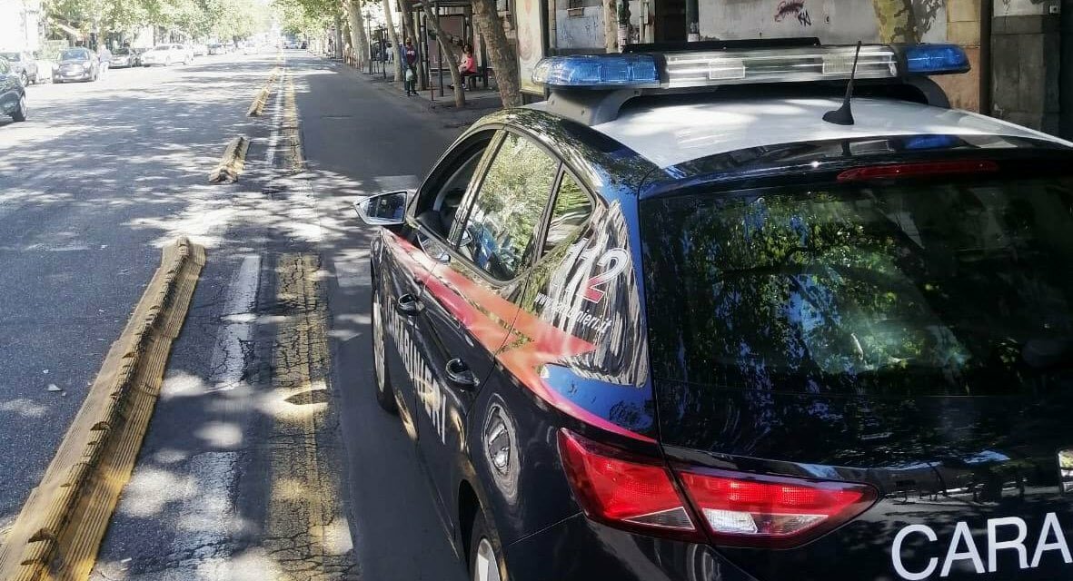 Colpi di ombrello a tutti, nigeriano arrestato