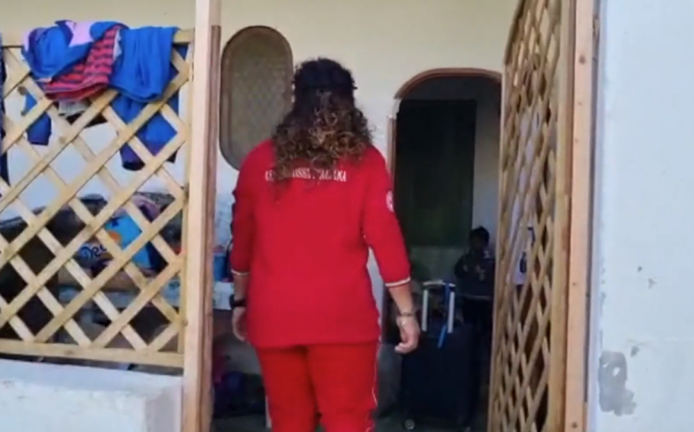 Vulcano: &egrave; allerta rossa, ma sbarcano 20 turisti