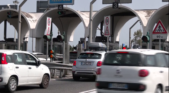 Cresta sui pedaggi: sotto accusa 5 casellanti
