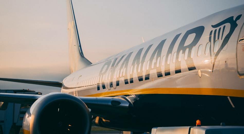 L'aereo per Palermo non parte: notte in brandina