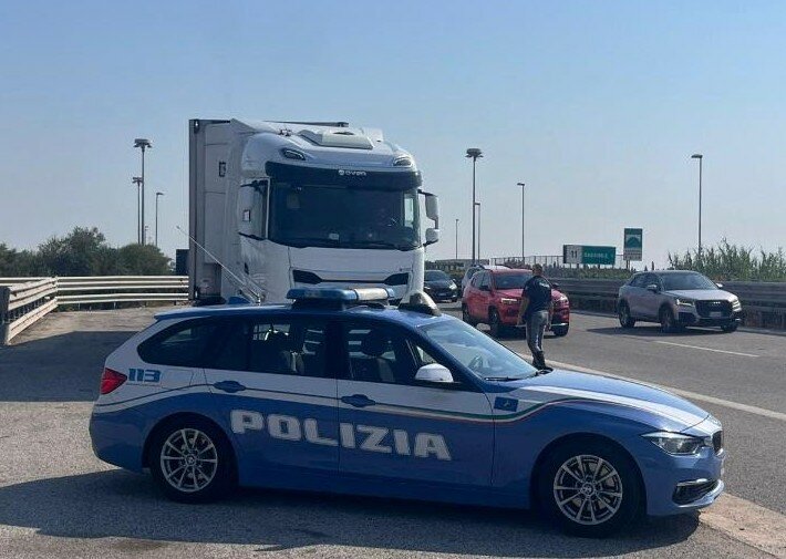 Alla guida del tir il re dei fuorilegge