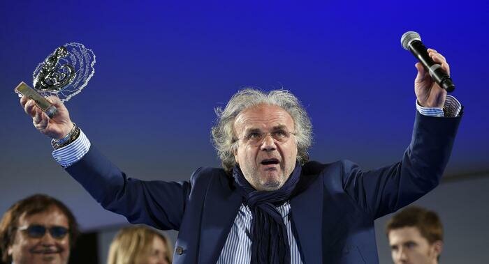 Jerry Cal&agrave; colpito da malore e operato