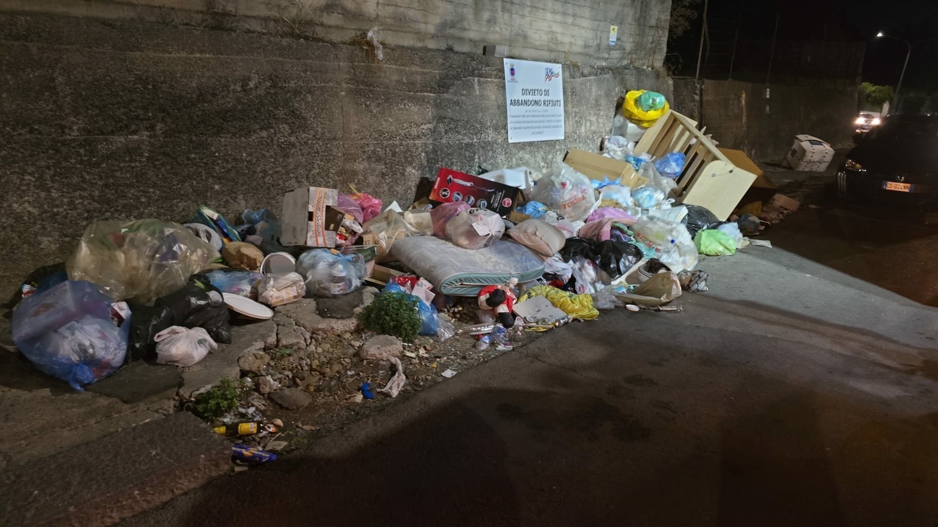 Per pulire Catania pure i marines