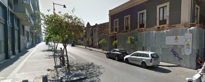 Catania: passante scippato e ferito