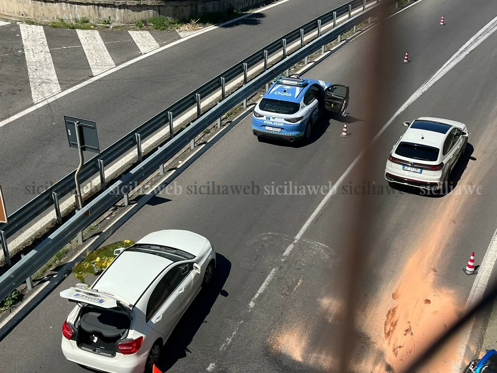 Moto contro guard rail sulla tangenziale di Catania: un morto
