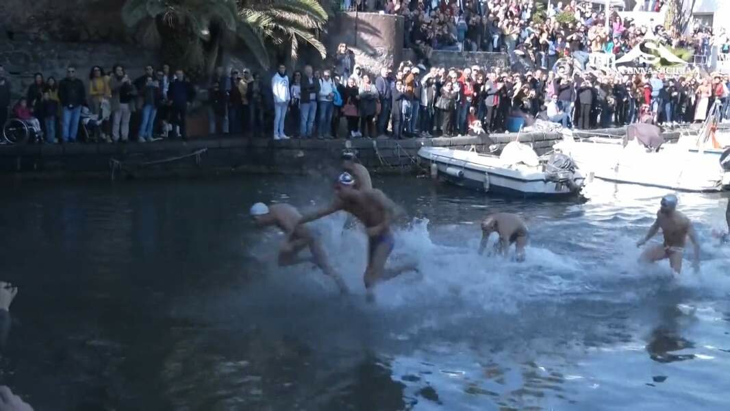 Tutti nuotatori tutti