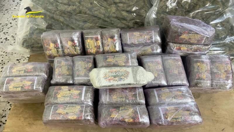 Catania: carico di droga nel tir, fermato corriere