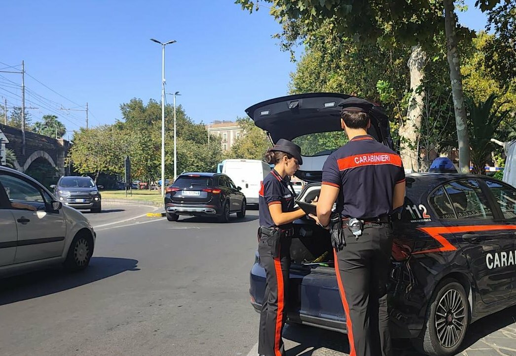 Spari in piazza Alcalà: ferito 22enne Spari in piazza Alcalà: ferito 22enne