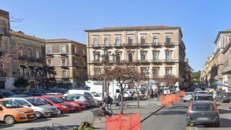 Catania, allarme bomba in via Umberto