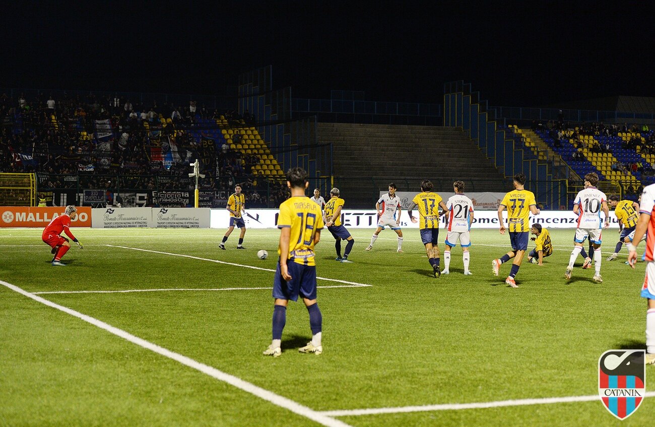 Il Catania resta al buio
