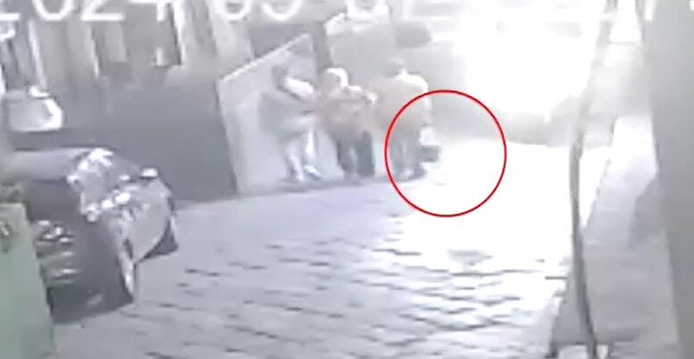 Scippo al centro di Catania: il video