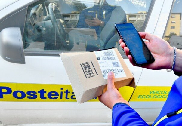 Postina di Catania aggredita in viale Ionio