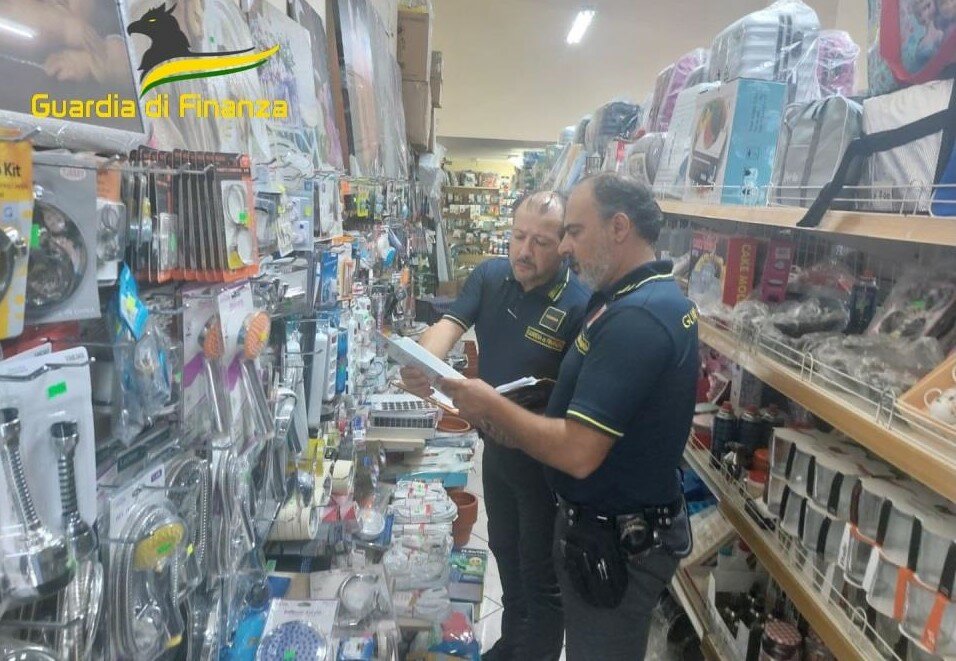 Sequestrati 305mila prodotti non a norma