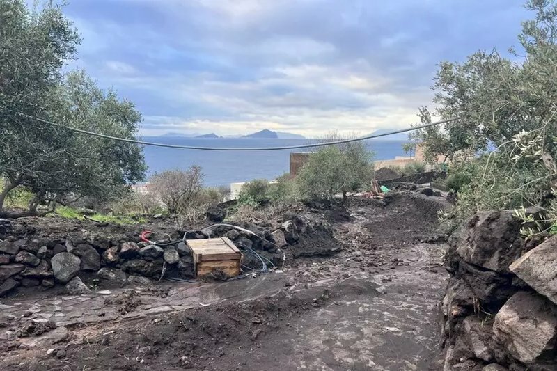 Maltempo: Ginostra senza luce, danni alle Eolie