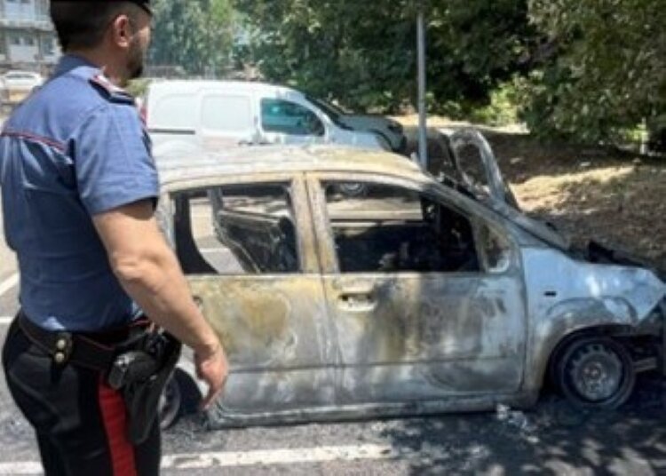 Fiamme in autostrada e nel parcheggio dell'ospedale: preso il piromane di Giarre