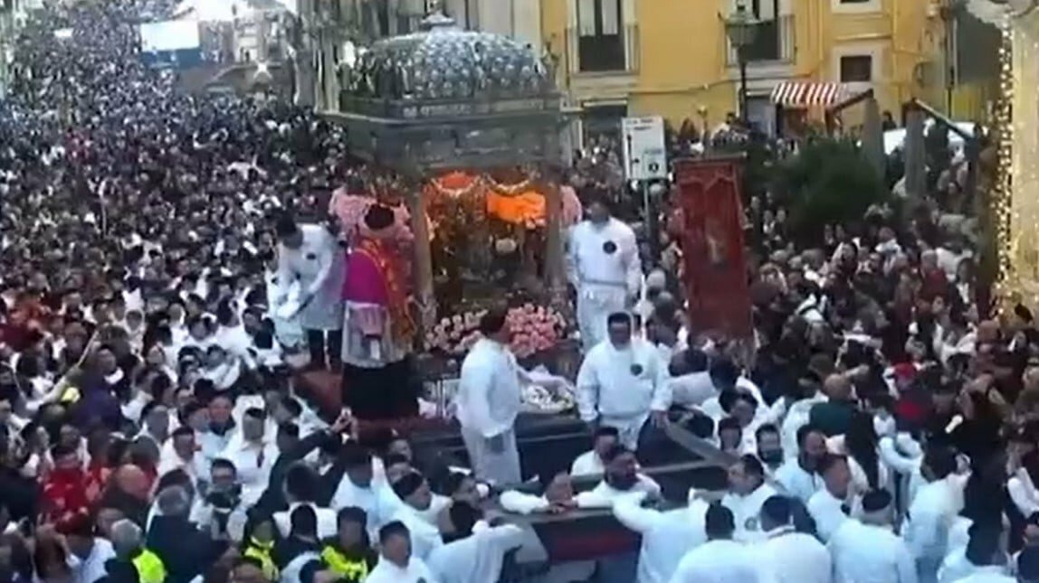 La salita dei Cappuccini in due parti La salita dei Cappuccini in due parti