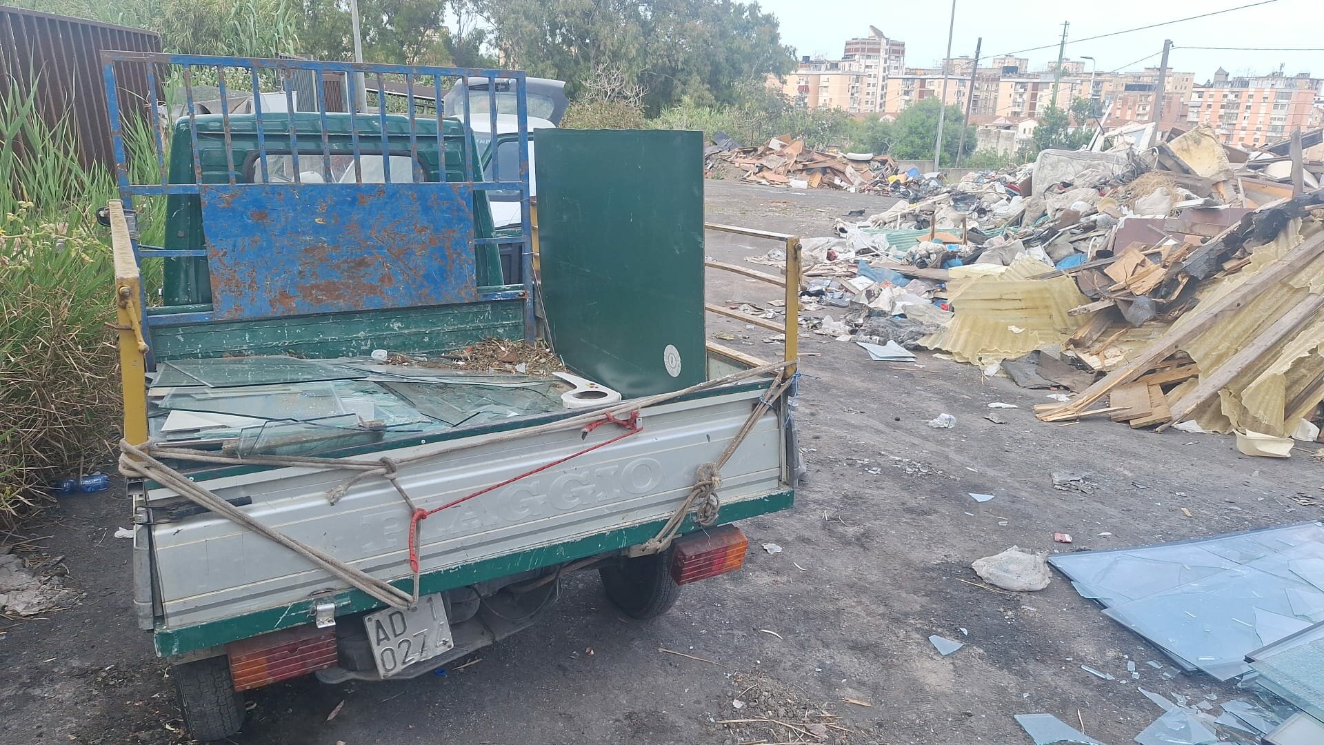 Catania: abbandono di rifiuti, ad aprile 433 multe