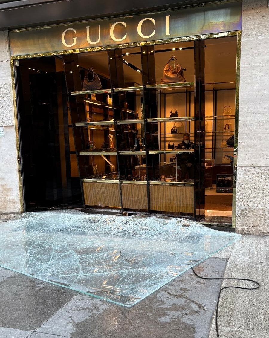 Svaligiato il negozio Gucci a Palermo