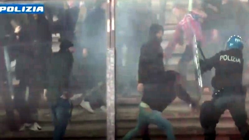 Catania-Padova a porte chiuse