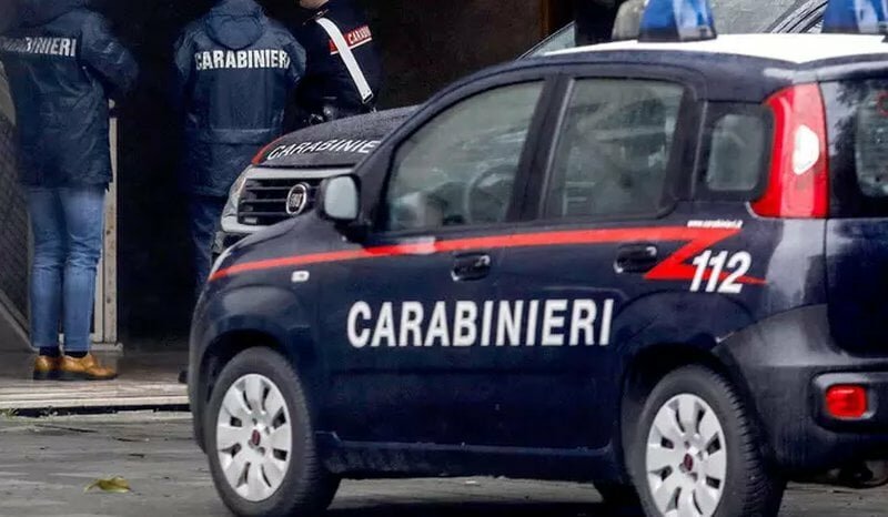 Ladri in fuga speronano auto dei carabinieri