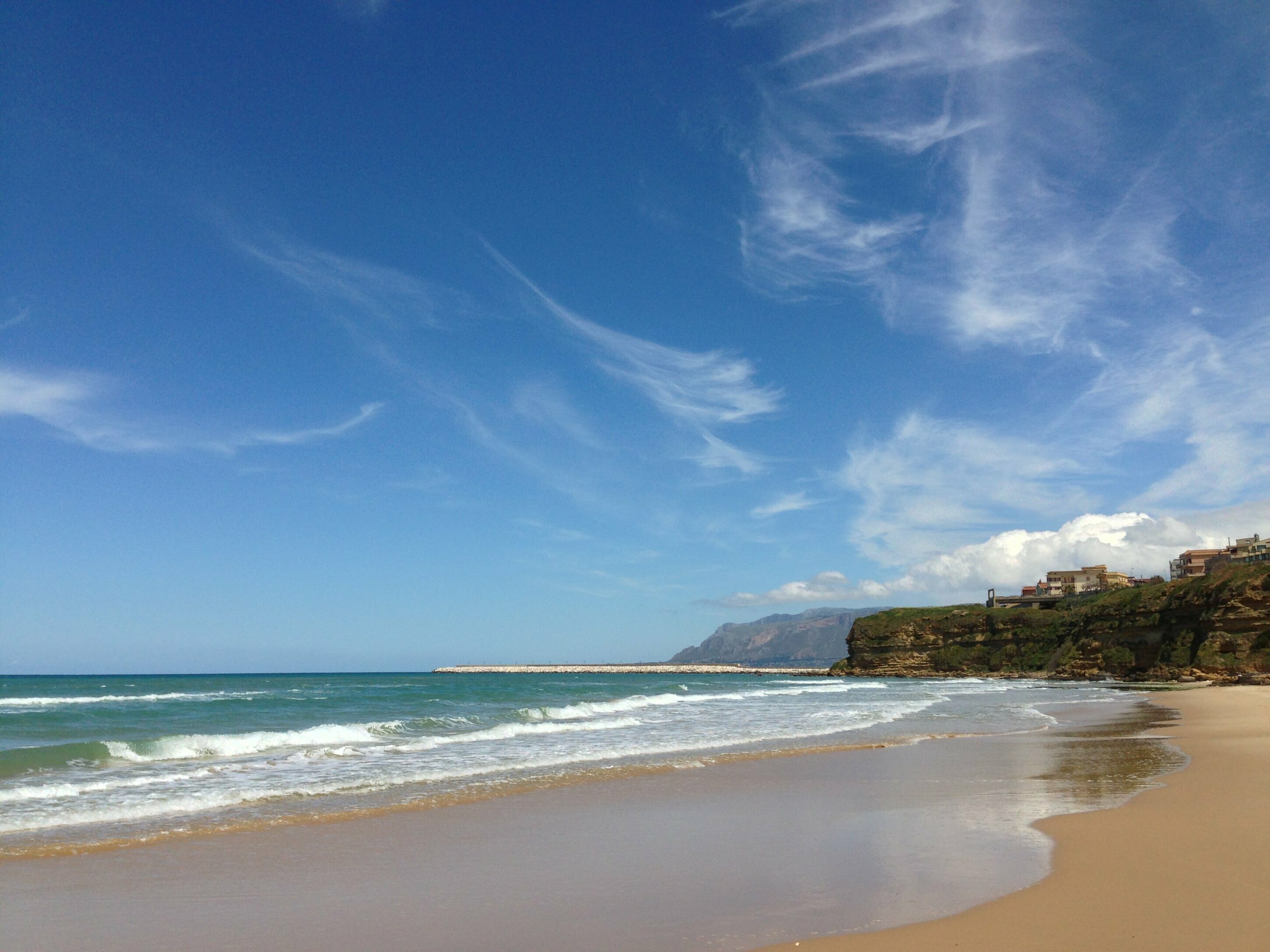 Cadaveri in spiaggia a Balestrate Cadaveri in spiaggia a Balestrate