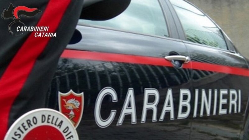 Annuncia suicidio col gas: salvato a Catania Annuncia suicidio col gas: salvato a Catania
