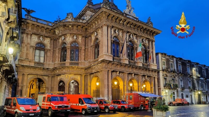 Ciclone, Catania osservata speciale: pompieri al lavoro