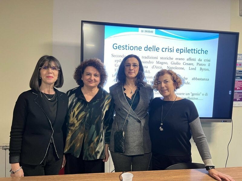 Cosa fare in caso di crisi epilettica a scuola