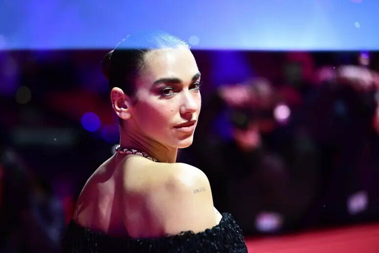 Palermo: tutti a caccia di Dua Lipa