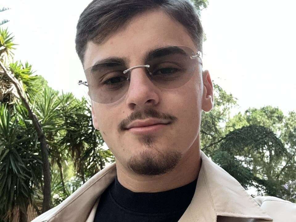 Auto gi&ugrave; da viadotto, Simone non ce l'ha fatta