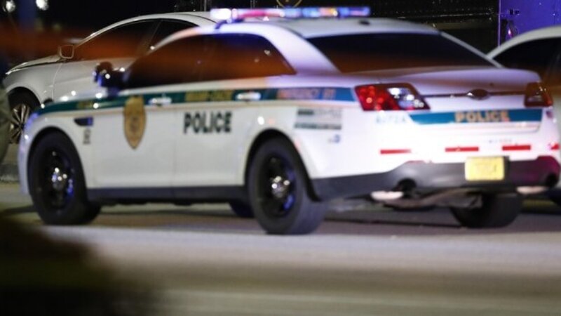 Quattordicenne uccide la sorella per i regali di Natale