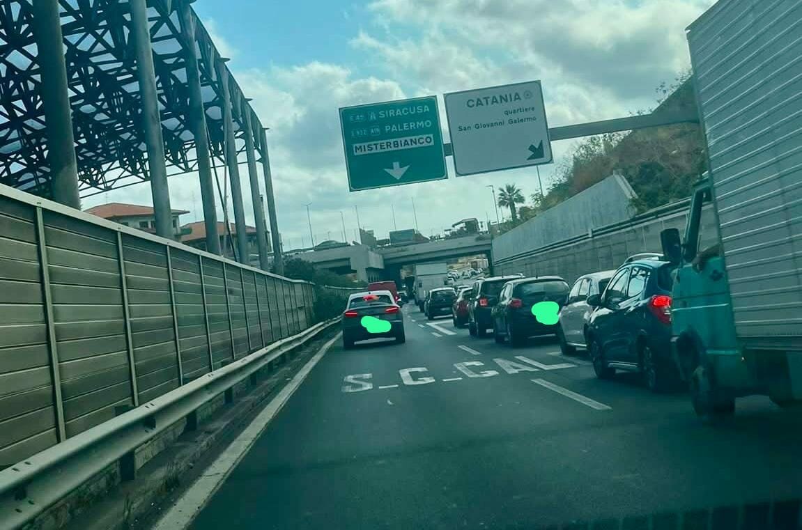 Incidente sulla tangenziale, file chilometriche