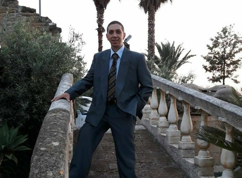 Scontro minicar-furgone, muore chef di 42 anni