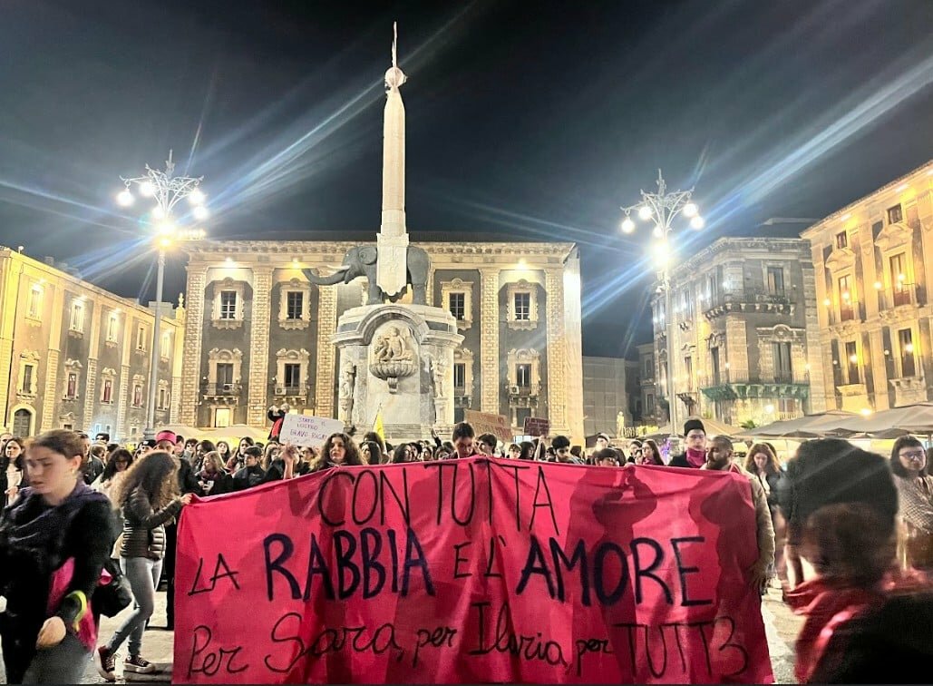 Rabbia in strada a Catania: "Troppe donne sminuite"