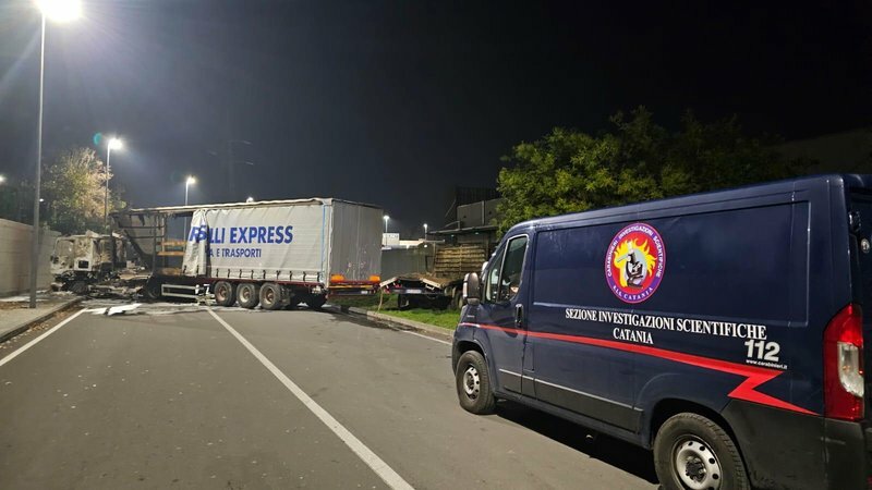 Spaccata di Capodanno all'Apple store