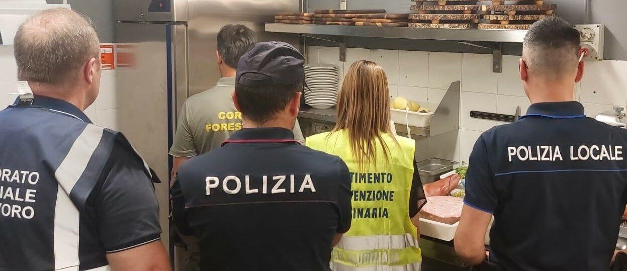 Bar, panificio e gastronomia irregolari al Villaggio Sant'Agata