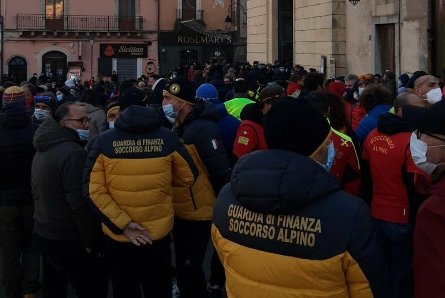 Nicolosi dice addio a Salvatore