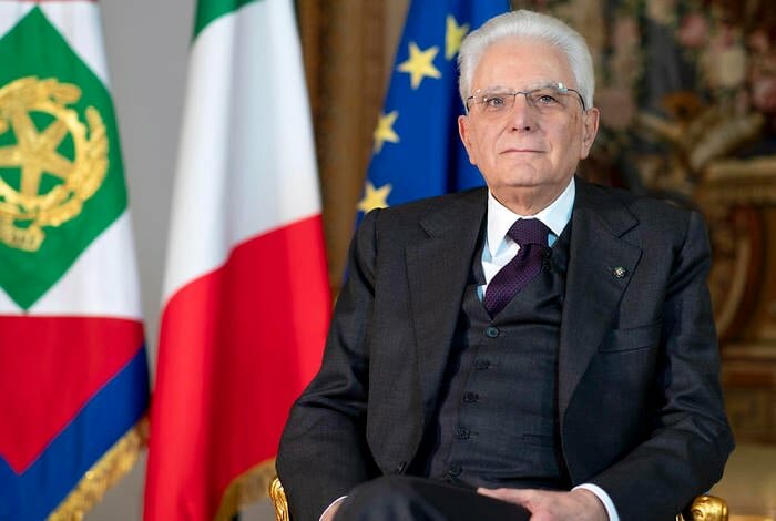 Mattarella dimesso dall'ospedale, sta bene Mattarella dimesso dall'ospedale, sta bene