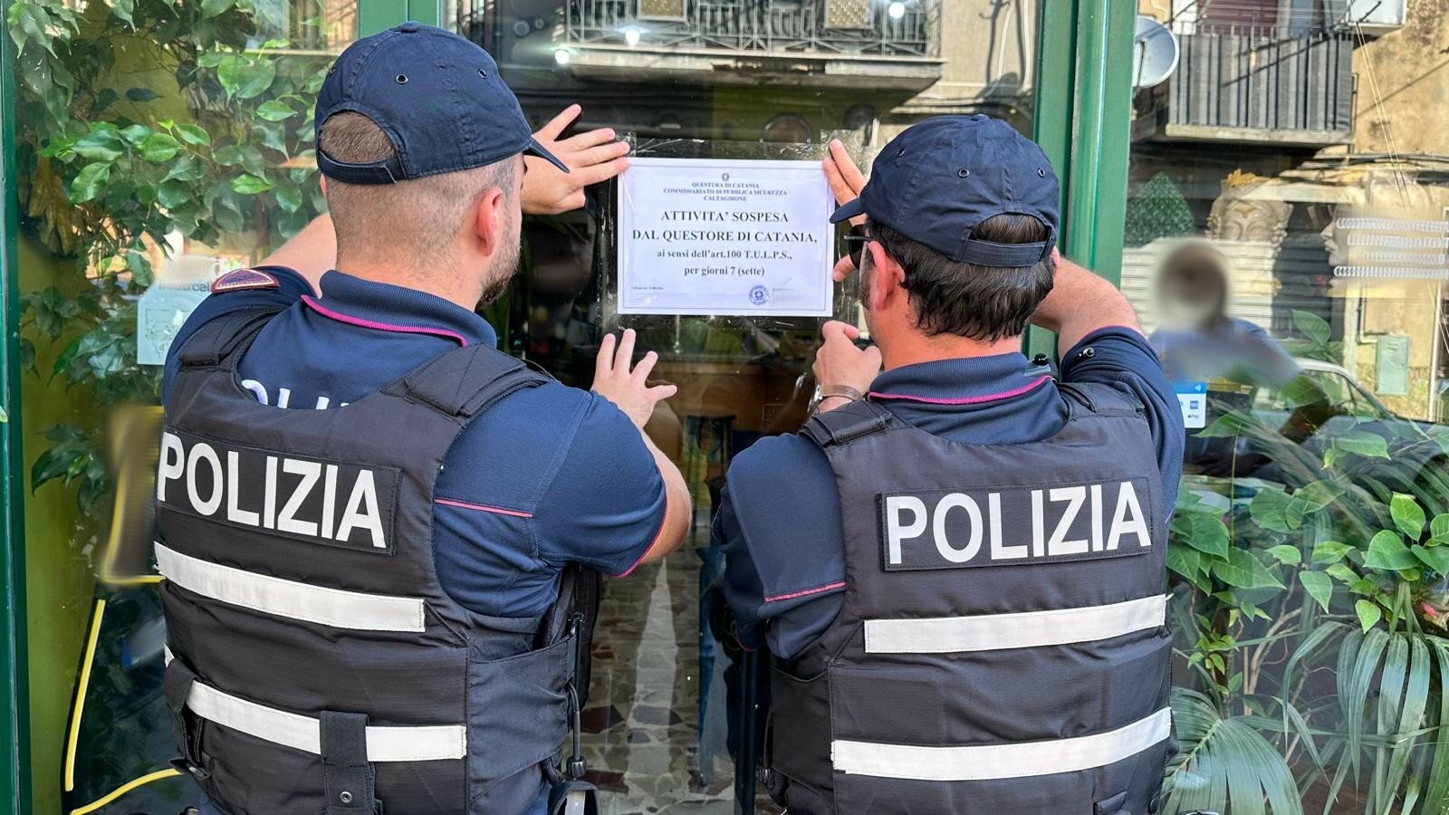 Stop al bar frequentato da clienti pericolosi