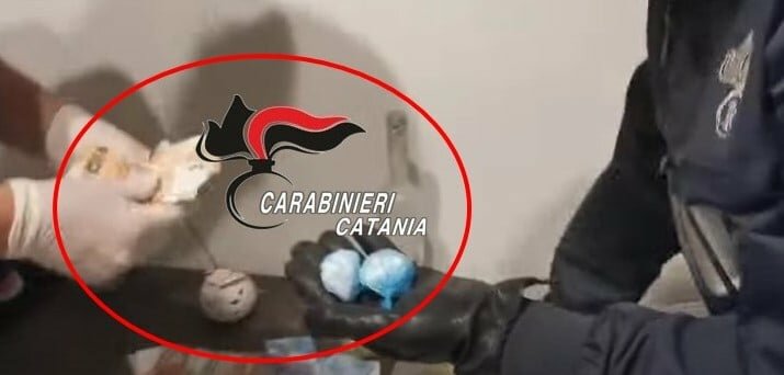 In tour con lo spacciatore catanese porta a porta In tour con lo spacciatore catanese porta a porta